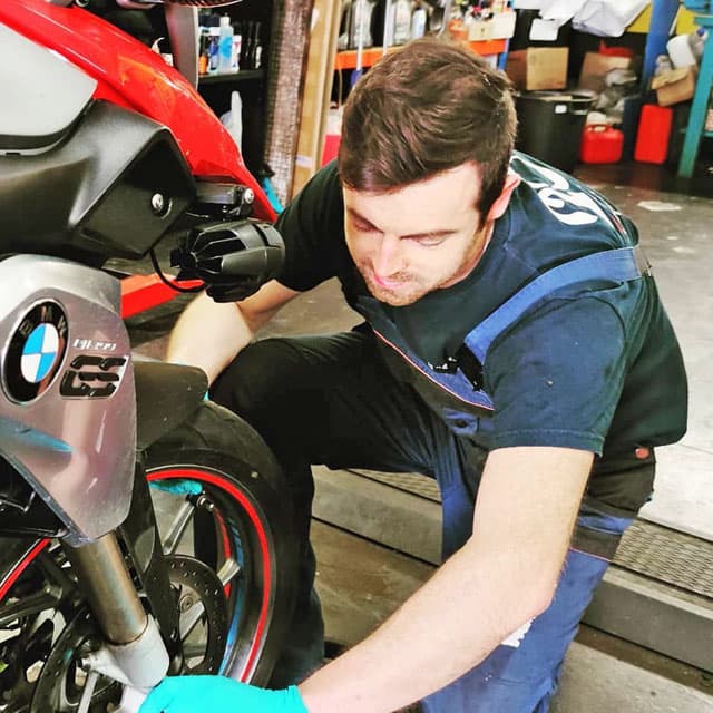 Taller de coches y motos en Oleiros